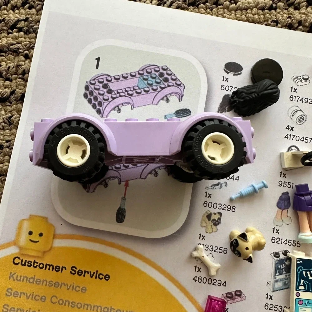LEGO FRIENDS: Emma's Mobile Vet Clinic (41360)‎ Incomplete